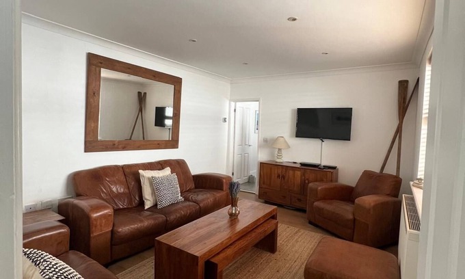 Swanage House | Beautiful Cottage in the heart of Swanage with parking