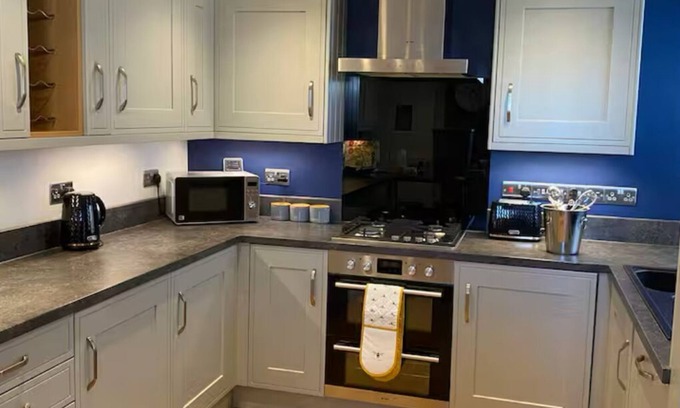 Westward Ho Cottage | Beautiful cottage near the sea, pet friendly
