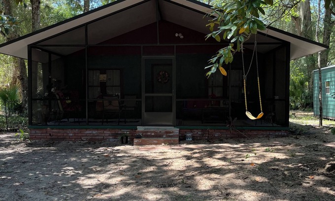 Crescent City Cottage | Beautiful cottage on 28 acres of prime land, in Fruitland, Florida!
