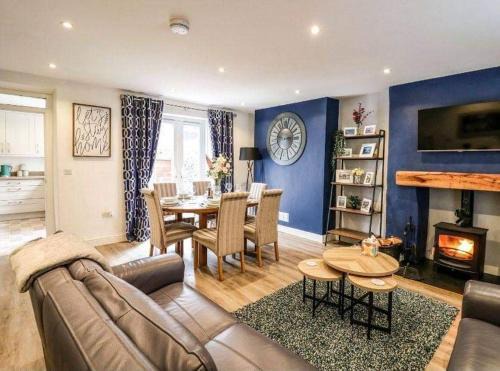 Dolgellau House | Beautiful cottage with log burner