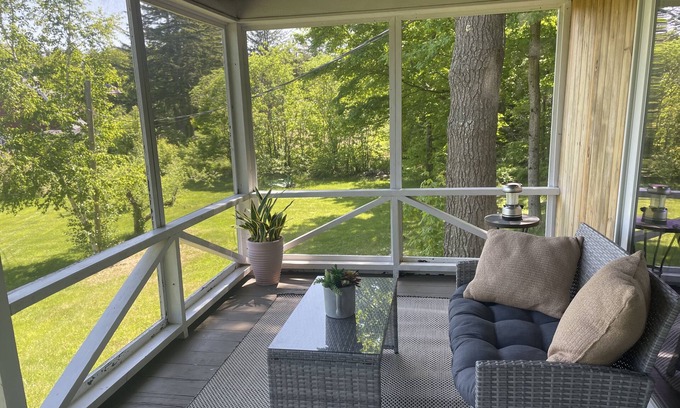 Chester Cottage | Beautiful country Cottage located on Apple farm. Beautiful fall foliage!