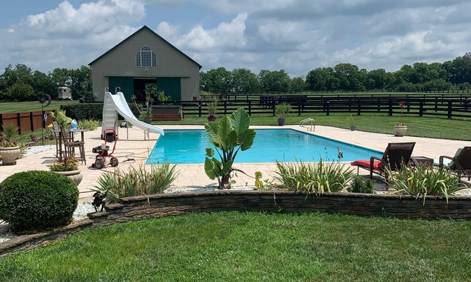 Lexington Other | Beautiful country house with pool 10 minutes from Lexington