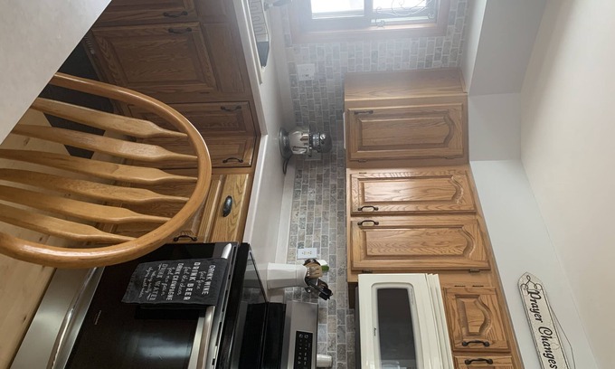 Pickett House | Beautiful country property 25 mins from EAA