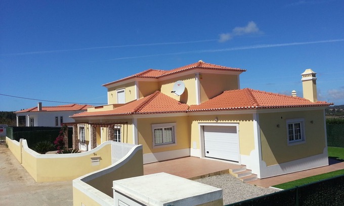 Lourinha Villa | Beautiful country villa near the sea with Private Heated Pool