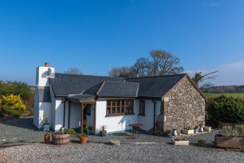 St George House | Beautiful Countryside cottage on the North Wales Coast