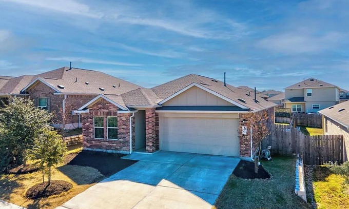 Del Valle House | BEAUTIFUL COWBOY HOUSE IN DEL VALLE TEXAS.
