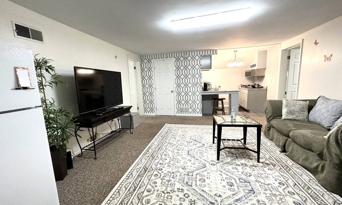 Park Forest Village Apartment | Beautiful cozy apt above commercial office, quiet and super convenient location