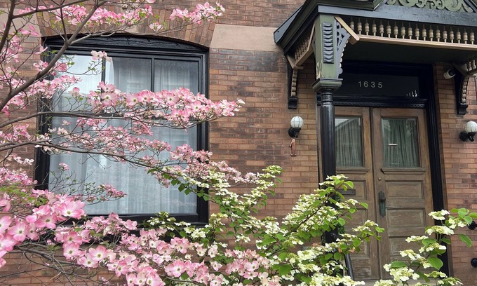 Wicker Park House | Beautiful, cozy, stylish Bucktown, Wicker Park House, perfect Chicago location.