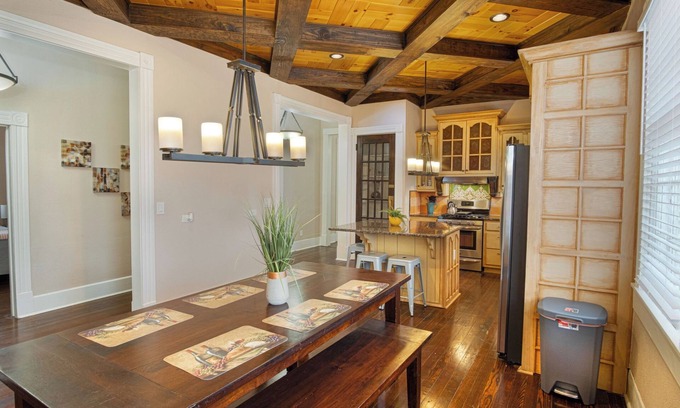Near East Side Apartment | Beautiful Craftmans 4br/2.5ba Home Near Downtown
