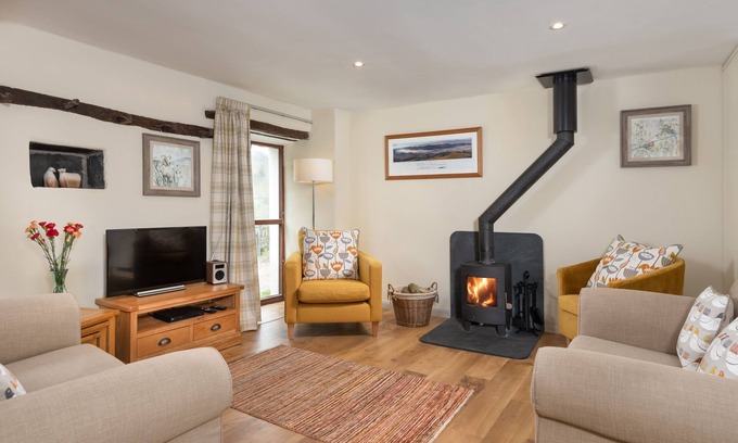 Keswick Cottage | Beautiful eco-self-catering farm cottage in a peaceful valley surrounded by dramatic Lakeland scener