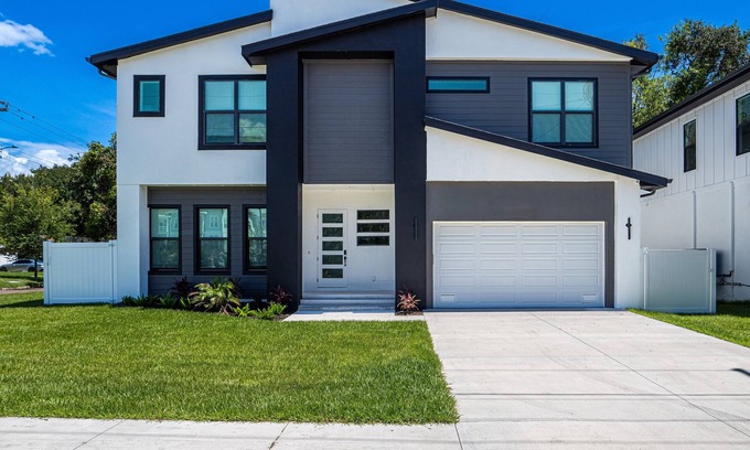 Port Tampa City House | Beautiful Elegant New Tampa Luxury Home