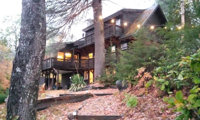 Embden Cabin | Beautiful Embden Pond Lodge - Enjoy Sugarloaf, Snowmobiling, and Ice Fishing