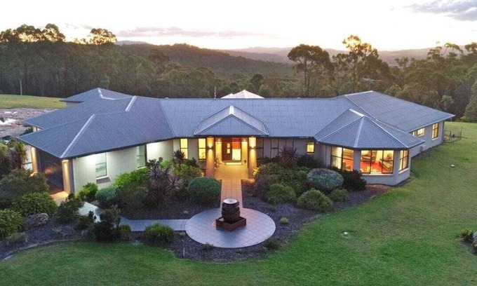Pindimar House | Beautiful Estate in Tea Gardens, 15 mins from the Beach!
