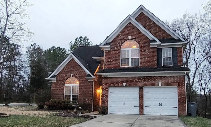 Davidson House | Beautiful Executive Home