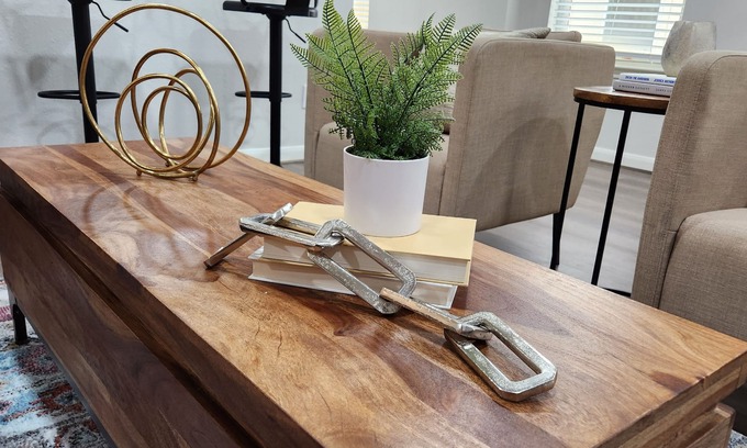 Barker House | Beautiful Family/Corporate Home