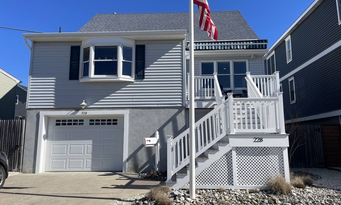 Manasquan House | Beautiful family rental, steps 2 beach