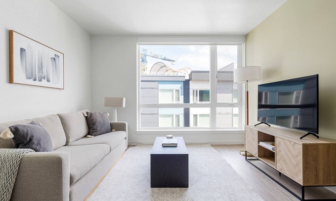 Yesler Terrace Apartment | Beautiful First Hill Jr 1BR w/Gym & Courtyard, nr Park, by Blueground