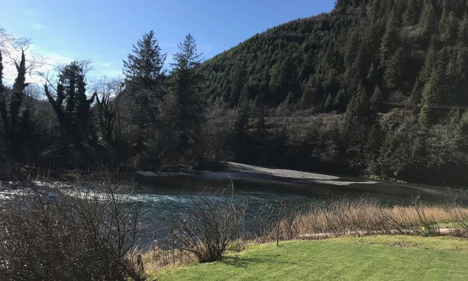 Tillamook House | Beautiful Fishing, Hunting, Horse riding Lodge right off the Wilson in Tillamook