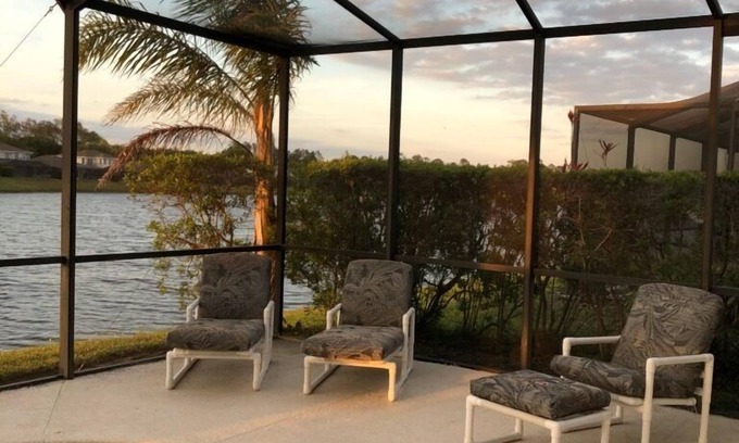 Sunset Lakes House | Beautiful, Five-Bedroom, Lake-View Home