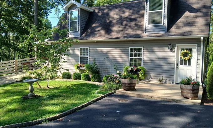 Bowling Green Cabin | Beautiful five star Home In Bowling Green
