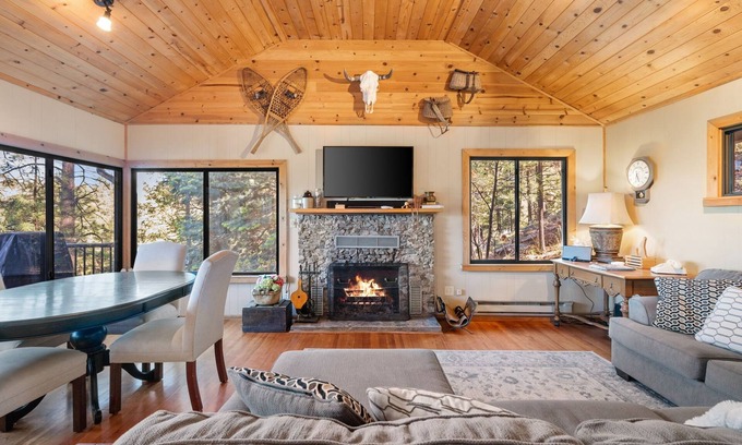 Prescott House | Beautiful forest retreat with stunning views