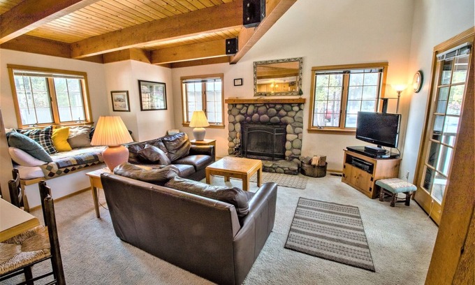 Deer Park House | Beautiful forest surrounded home with private hot tub & bikes - Mt Adams 6