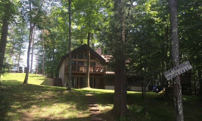 Arbor Vitae House | Beautiful Four Bedroom Lake Home In The Heart Of The Northwoods