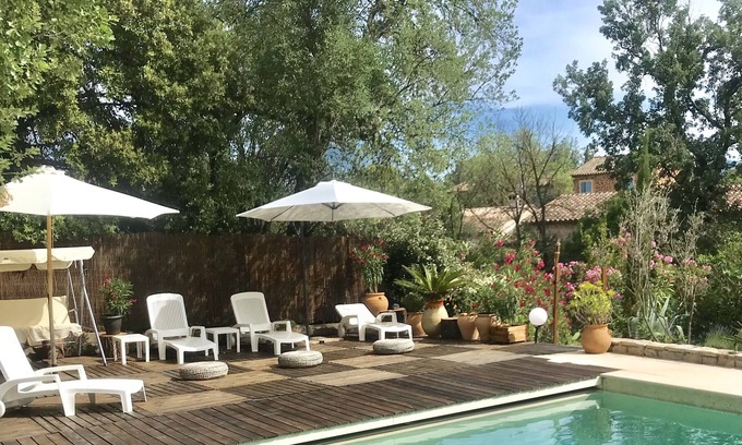 Le Cannet-des-Maures House | Beautiful apartment at the top of Villa Provençale