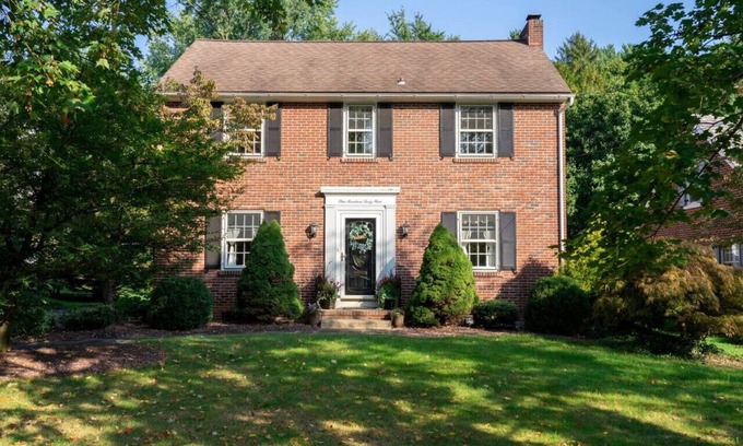 Bausman House | Beautiful fully-furnished Colonial in Millersville