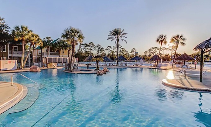 Siguenza Cove Cottage | Beautiful Fully Renovated Beach Cottage in the Purple Parrot Resort!