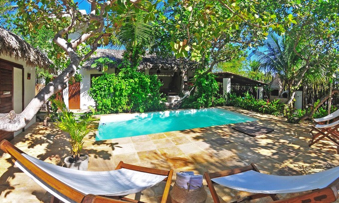 Prea Villa | Beautiful garden beach house - Castelo do Vento, Prea, Brazil.