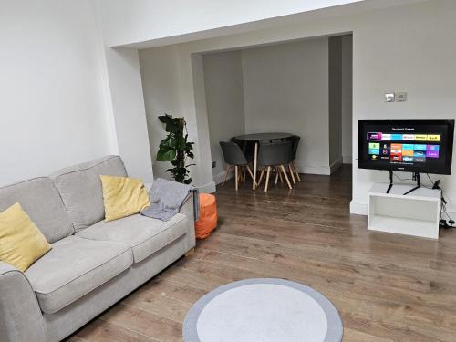 Southwark Apartment | Beautiful Garden Flat Near Central London