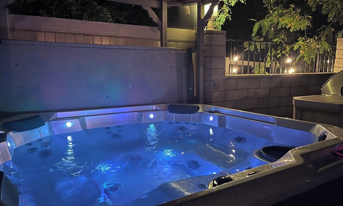Temecula Ski Chalet | Beautiful Gem in Heart of Wine Country 4Bd/3Ba with Pool and Hot Tub