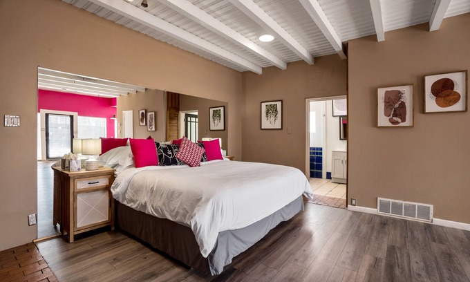 University Heights House | Beautiful Gem near UNM! Nob Hill! Downtown!