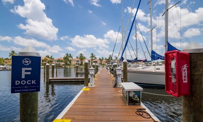 Burnt Store Marina Condo | Beautiful Ground Floor 2 bedroom 2 bathroom condo with walkout lanai.