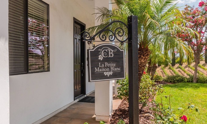 Temecula House | Beautiful Guest Cottage PERMITTED TEMECULA WINE COUNTRY VACATION HOME