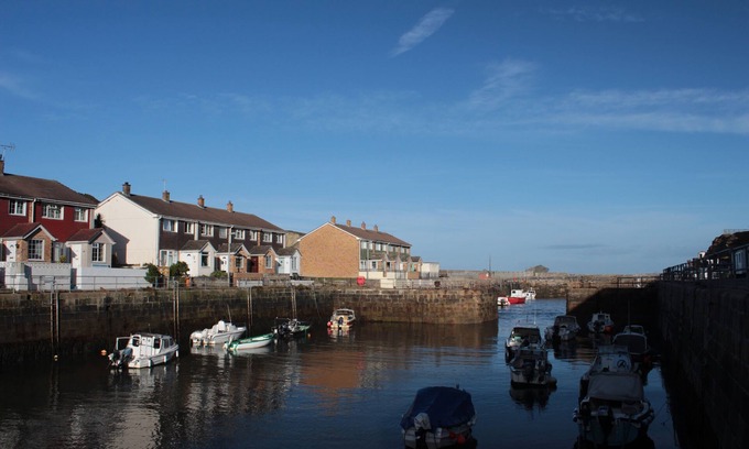 Portreath House | BEAUTIFUL HARBOURSIDE COTTAGE, 2 MIN WALK TO BEACH, Autumn/Winter from £525/week