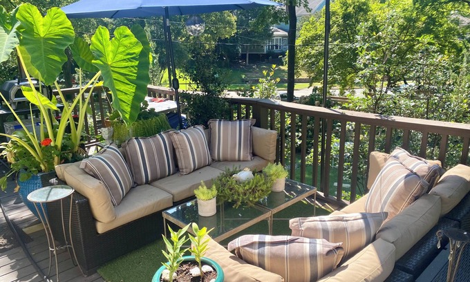 Hillcrest House | Beautiful Hillcrest bungalow.