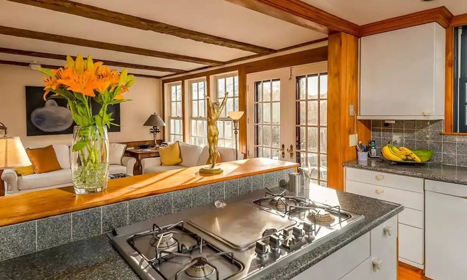 Northfield House | Beautiful Hillside Farm in Northfield - VTnSleep 6 - 3 bedrooms - 3 baths