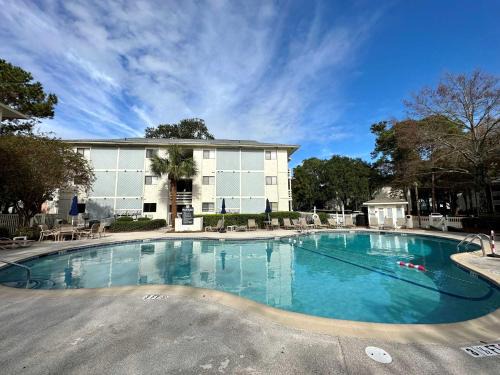 Folly Field House | Beautiful Hilton Head Island Oasis - Resort 2 BDR