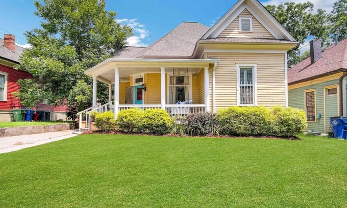 West End House | Beautiful Historic West End Home CLOSE to Downtown