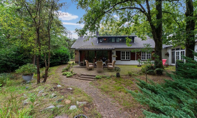 Baarle-Nassau House | Beautiful holiday home in Baarle-Nassau with garden