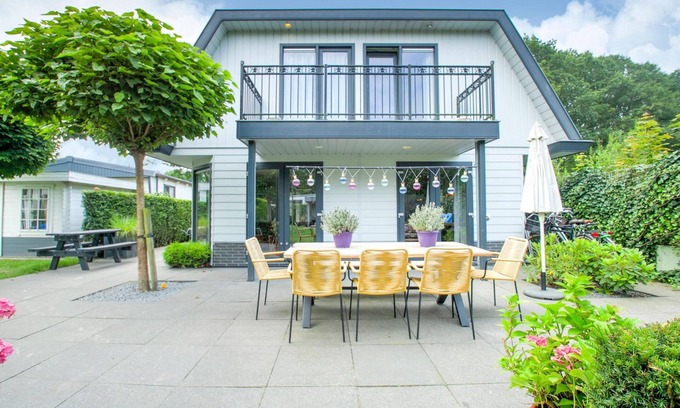 Kaatsheuvel House | Beautiful holiday home with wellness
