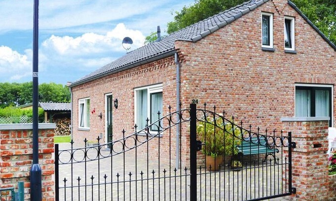 Baarland House | Beautiful holiday home on the coast of Baarland