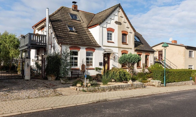 Pepelow House | Beautiful Holiday Home in Pepelow near Sea