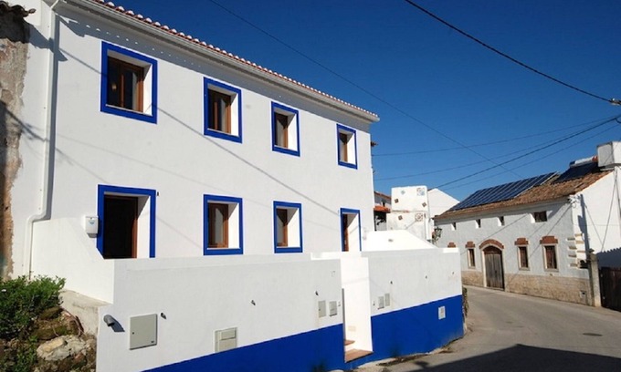 Casais do Rio House | Beautiful holiday house with wood interiors, near beaches and golf courses