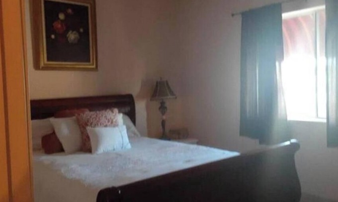 Foothills House | Beautiful home and scenic mountain view!