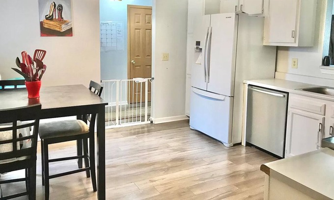 Kokomo House | Beautiful home close to all amenities