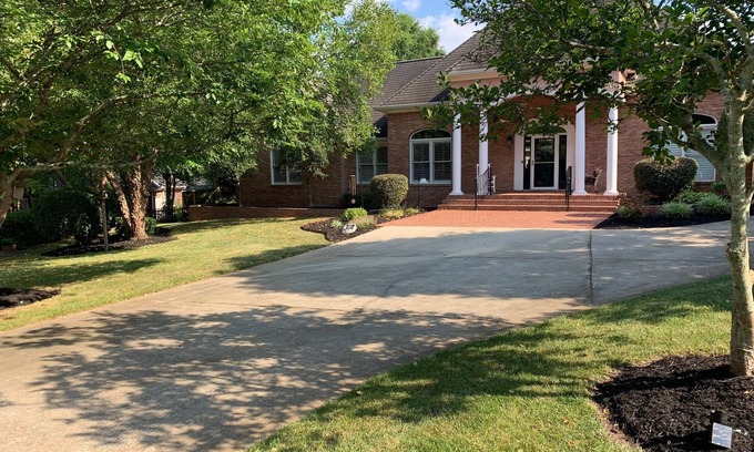 Wesley Chapel House | Beautiful home, close to restaurants, shopping, and Charlotte sporting events.