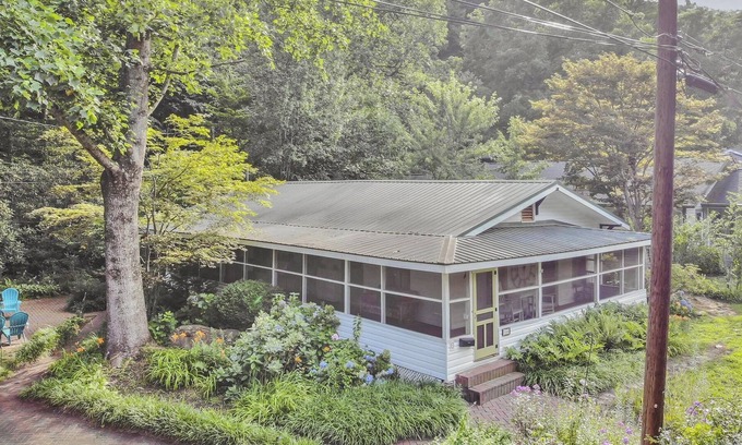 Chimney Rock House | Beautiful Home in Chimney Rock